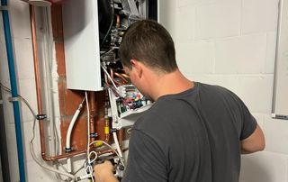 installateur-verwarming-rood-vat